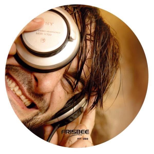 Minimoonstar by Ricardo Villalobos